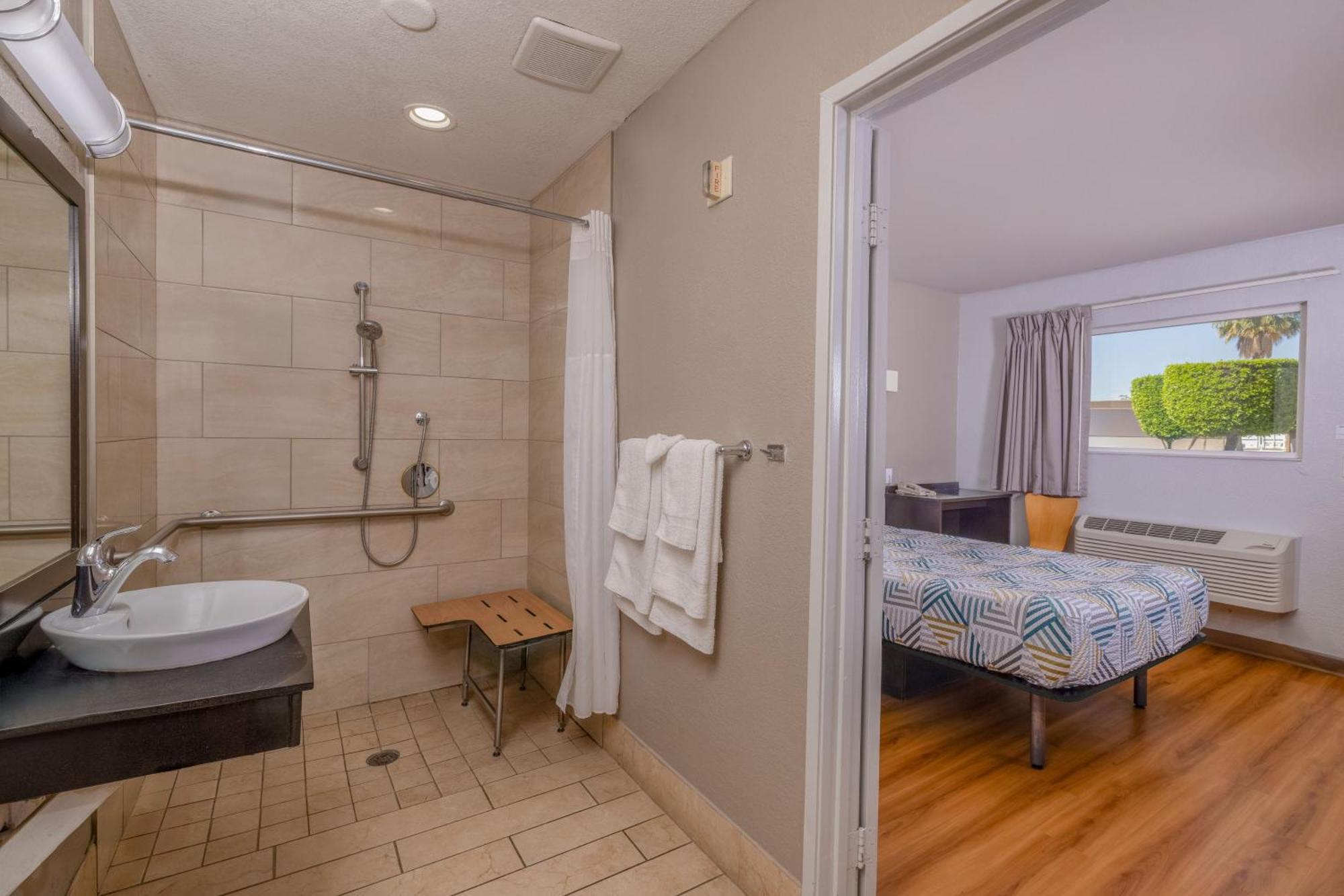 Motel 6 Ontario Airport Exterior foto