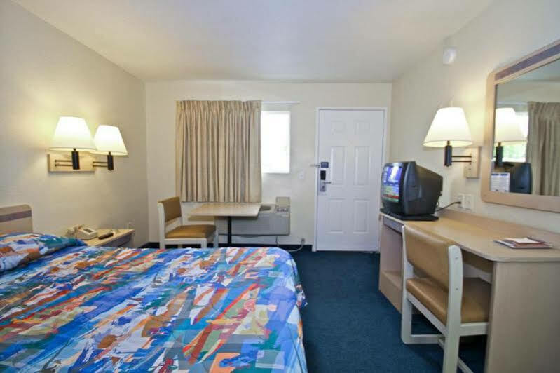 Motel 6 Ontario Airport Exterior foto
