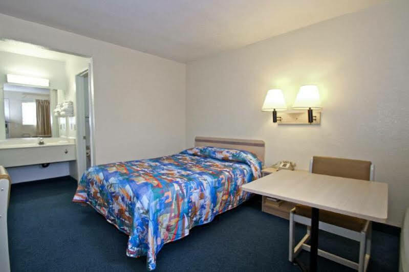 Motel 6 Ontario Airport Exterior foto