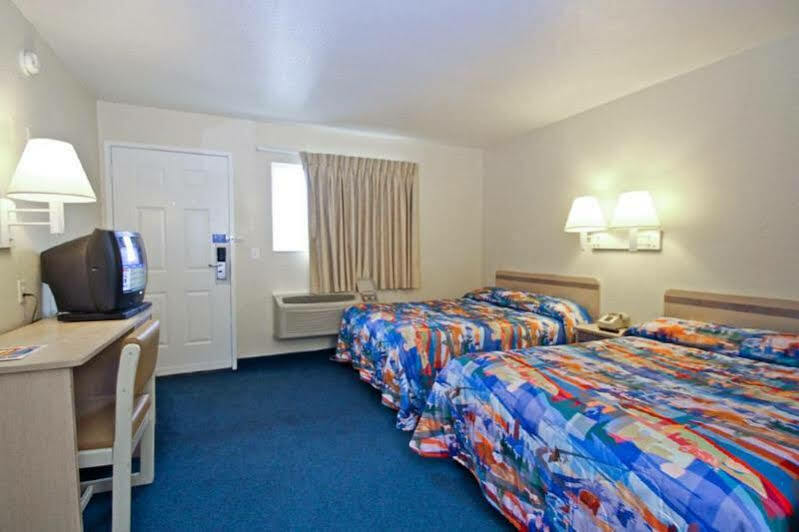Motel 6 Ontario Airport Exterior foto